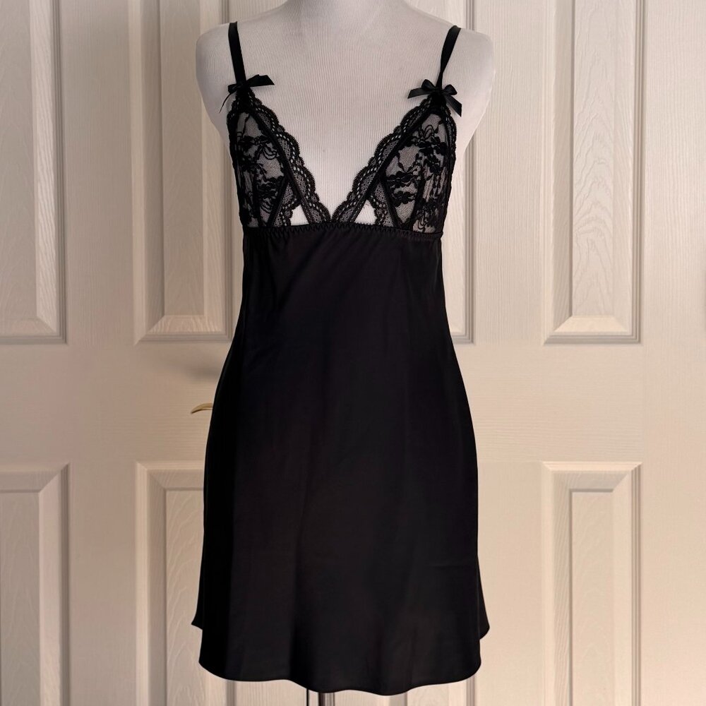 Victoria's Secret Women's Babydoll Lingerie w/ Robe | Black | Small